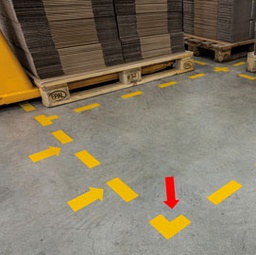 [83512] Conf.10 adesivi da terra ''L'' 10x10cm 1702 Durable